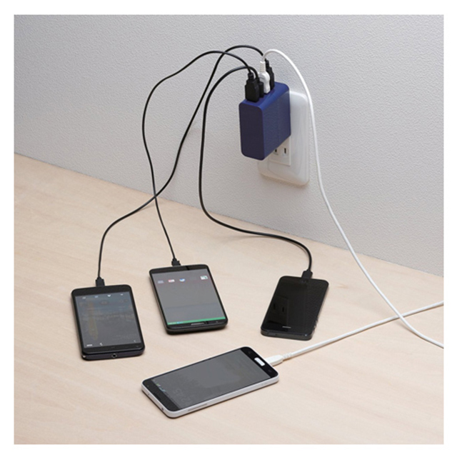 スマートフォン・タブレット用USB充電器(4ポート) ブラックサブ画像