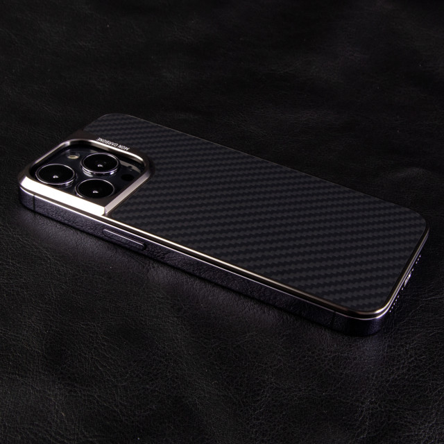 【iPhone13 Pro スキンシール】HOVERFUSE Ballistic Fiber Backplate (Gold Black)サブ画像