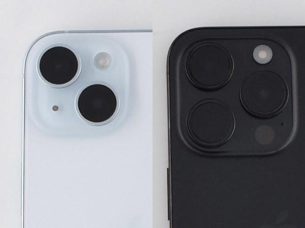 iPhone15(左)とiPhone15Pro(右) カメラアップ