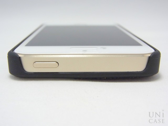 【iPhone5s/5 ケース】動物皮モンスターケース Monster-Stingray ブラックの電源ボタン