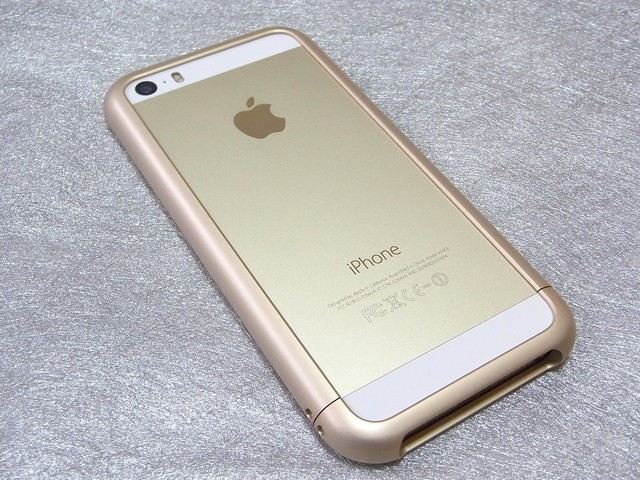 【iPhoneSE(第1世代)/5s/5 ケース】Duralumin Curvacious Bumper (Gold)の側面