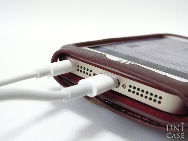 【iPhone5s/5 ケース】BZGLAM Wearable Leather Cover ブラウンのケーブル