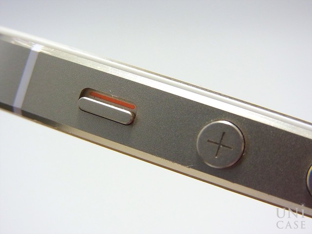 【iPhoneSE(第1世代)/5s/5 ケース】Duralumin Bumper (Red×Gold)のマナーボタン