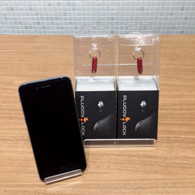 iPhone6sスペースグレイとPluggy Lock + Wrist Strap (Fashion Red) 
