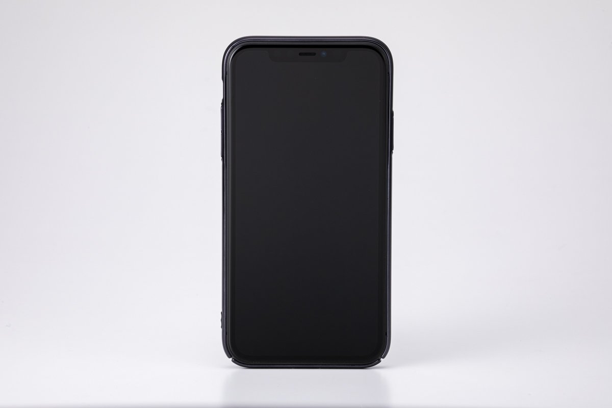 【iPhone 11専用】サイドメッキクリア iPhone 背面ケース(ブラック)