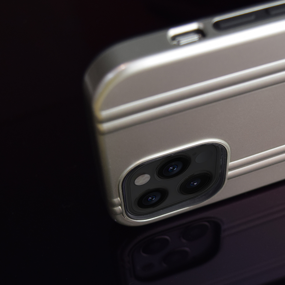 【iPhone12/12 Pro ケース】ZERO HALLIBURTON Hybrid Shockproof Case for iPhone12/12 Pro (Silver)