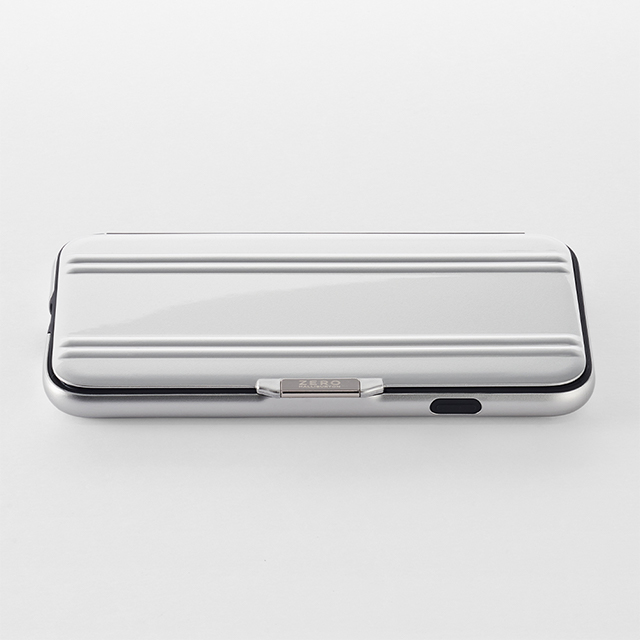 【iPhoneSE(第3/2世代)/8/7 ケース】ZERO HALLIBURTON Hybrid Shockproof Flip case for iPhoneSE(第3世代)(Silver)