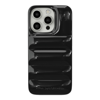 【iPhone16 Pro ケース】THE PUFFER CASE (BLACK MANHATTAN)