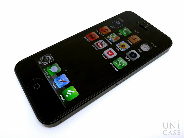 貼りたい位置に正確に貼れる！画面を汚れや傷から守る：フィルムセット for iPhone 5