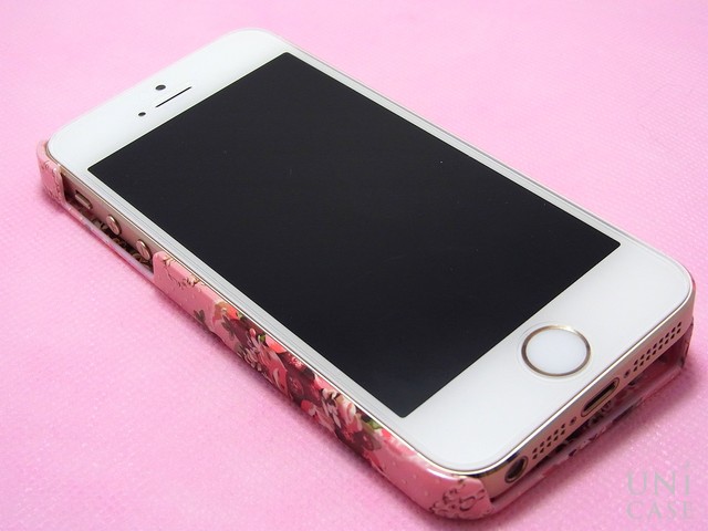 【iPhone5s/5 ケース】コラボケース(シュガーブーケピンク)の装着