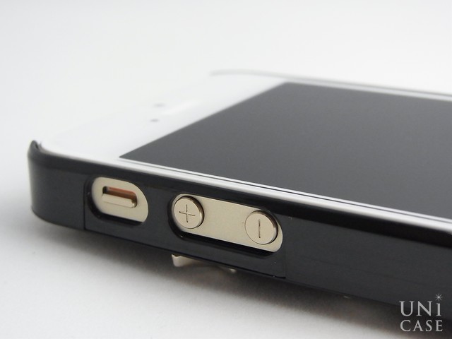 【iPhone5s/5 ケース】スタッズレザーケース Assert Star BLACKのサウンドボタン