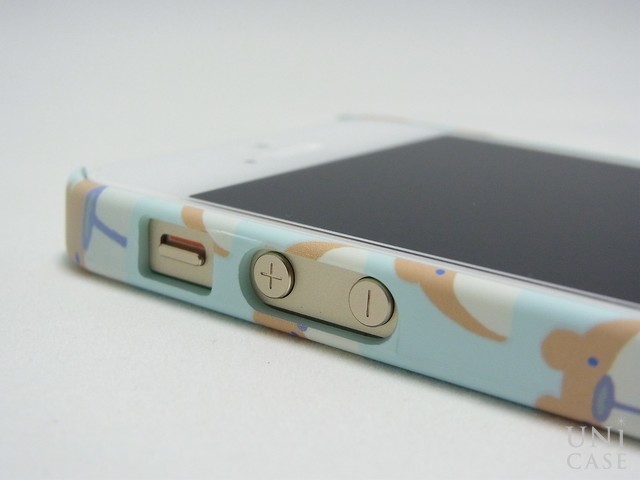 【iPhoneSE(第1世代)/5s/5 ケース】iPhone Case クマ(柄) Sの音量調節ボタン