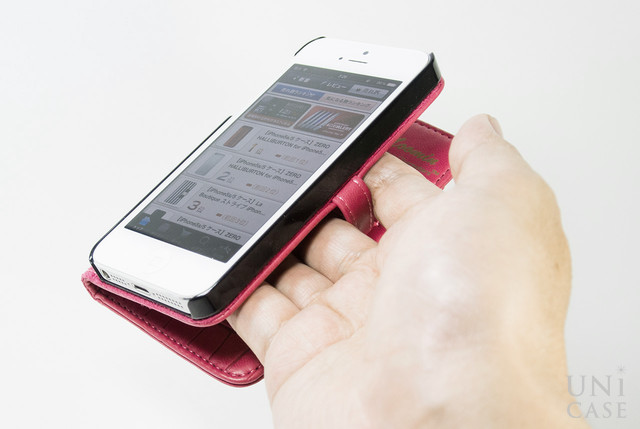【iPhone5s/5 ケース】ムーミン イタリアンPUブックスタイル（リトルミイ/チェア/ホットピンク）の装着時の操作性