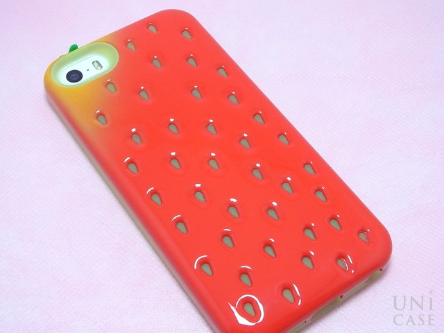【iPhoneSE(第1世代)/5s/5 ケース】Poppin’ Strawberry (レッド)のディティール2
