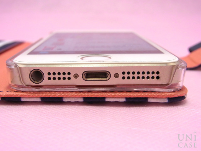 【iPhone5s/5 ケース】La Boutique ストライプ iPhoneケース for iPhone5s/5(NV)のコネクタまわり