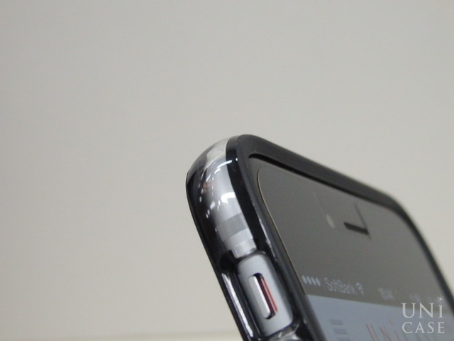 【iPhone6s Plus/6 Plus ケース】ハイブリッドバンパー (ブラック)の角