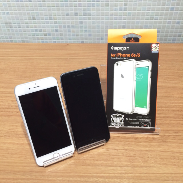 iPhone6sケースとUltra Hybrid (Crystal Clear)