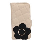 【iPhone15 ケース】DAISY PACH PU QUILT Leather Book Type Case (IVORY/BLACK)