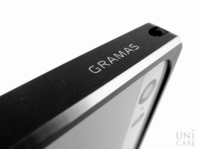iPhone 5s/5を一段とクールなイメージへ変貌させるアルミバンパー：GRAMAS Metal Bumper
