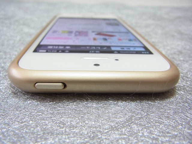 【iPhoneSE(第1世代)/5s/5 ケース】Duralumin Curvacious Bumper (Gold)の曲線