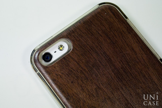 【iPhoneSE(第1世代)/5s/5 ケース】IC-COVER Wood (木目調ウォールナット)のカメラ部分