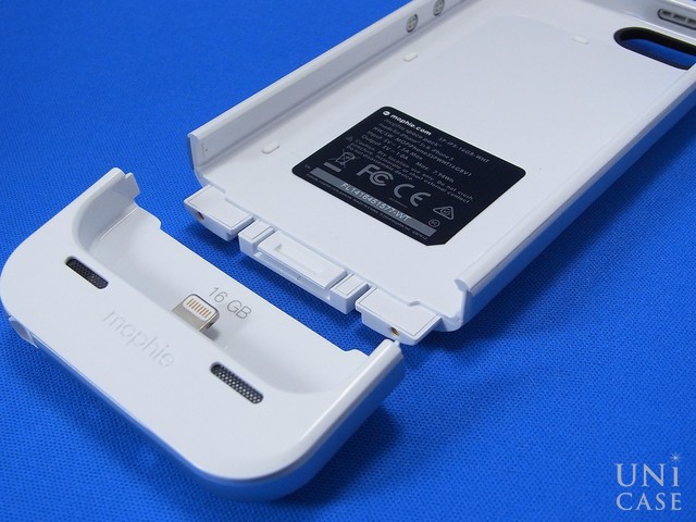 【iPhoneSE(第1世代)/5s/5 ケース】space pack ストレージ内蔵バッテリーケース (16GB/ホワイト)の装着