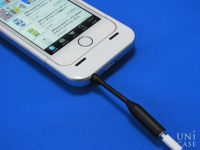 【iPhoneSE(第1世代)/5s/5 ケース】space pack ストレージ内蔵バッテリーケース (16GB/ホワイト)のオーディオケーブル