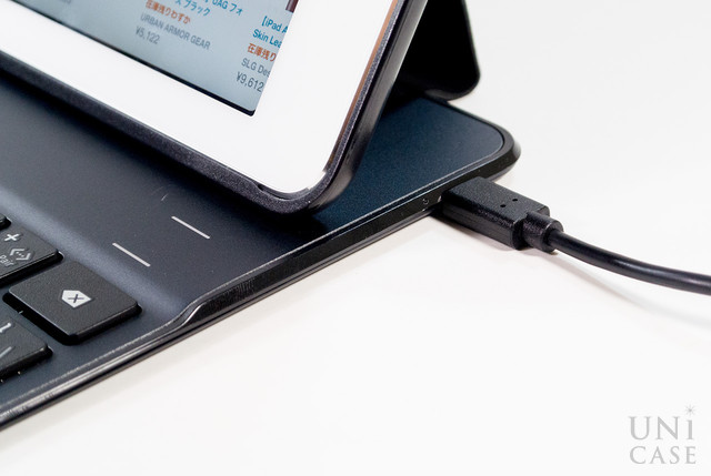 【iPad Air(第1世代) ケース】Ultimateキーボードケース ブラックのUSBコネクタ