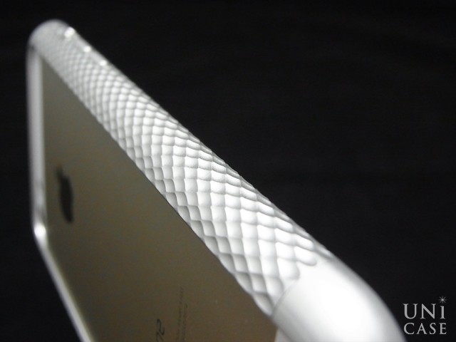 【iPhoneSE(第1世代)/5s/5 ケース】Duralumin Bumper Quattro (Silver)の光彩