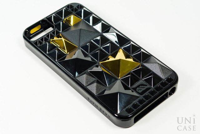 気分が上がるゴージャスなスタッズデザイン：iPhone5s/5 Golden Pyramid Tango Case